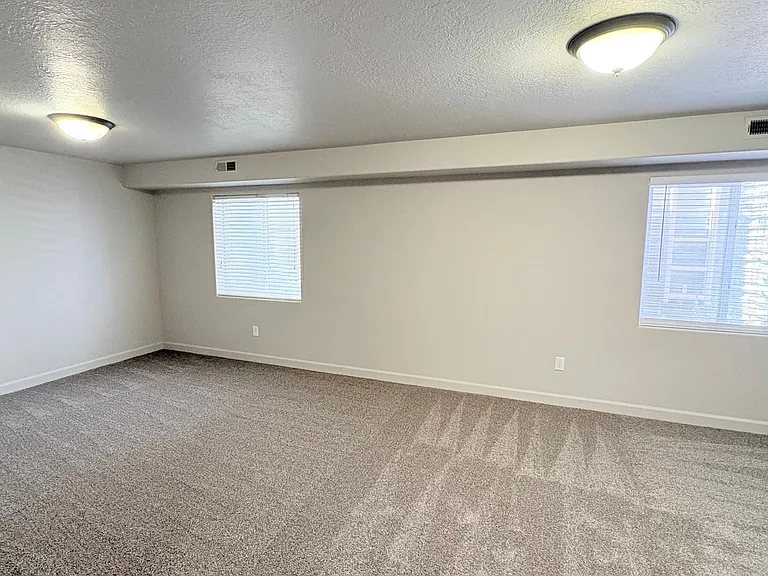 173 E Fiddlers Canyon Rd #1 — Photo 25