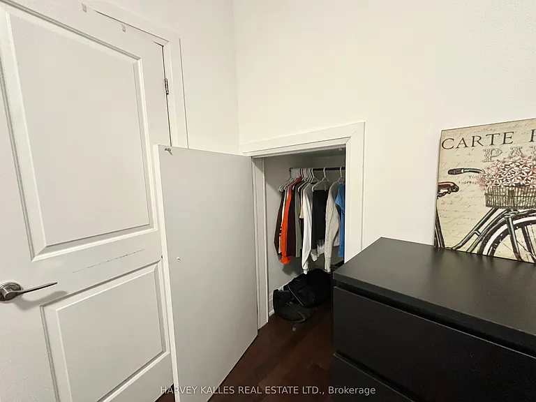 543 Palmerston Blvd #2 — Photo 9