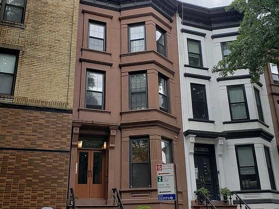 2nd image of 748 Carroll St #2