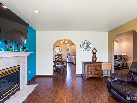 5th image of 27553 79TH Drive NW