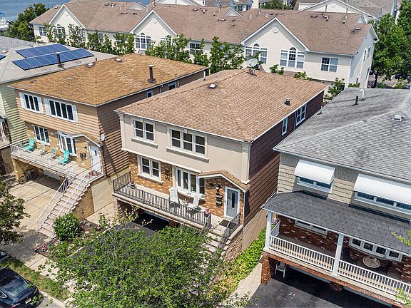 3rd image of 13 Schuyler Pl W