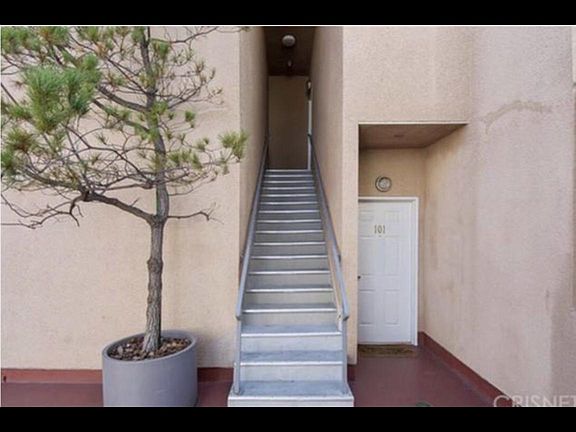 4th image of 5620 Yolanda Ave APT 201