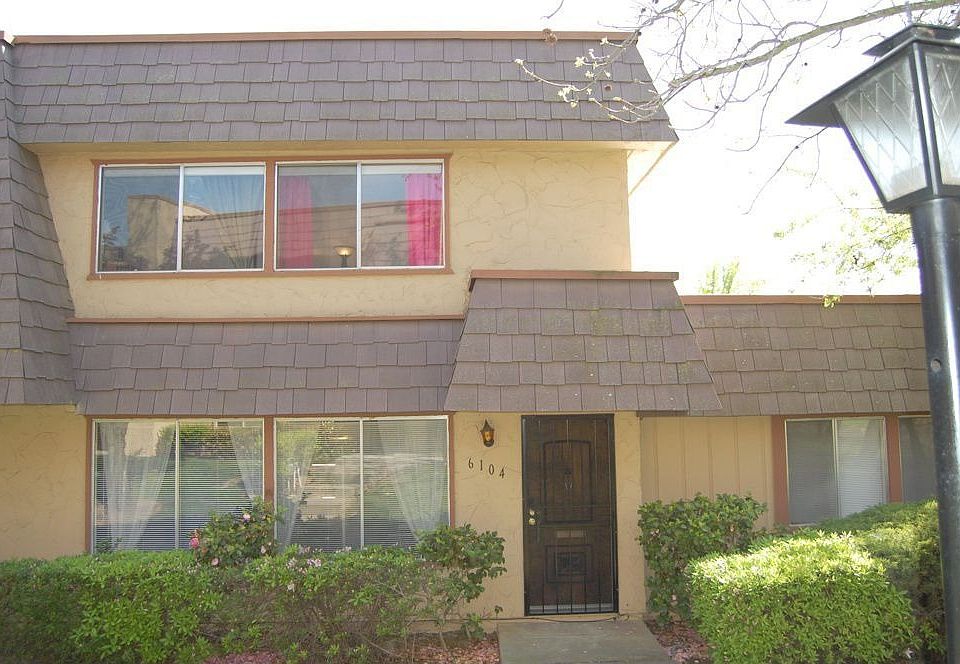 Front of Townhome