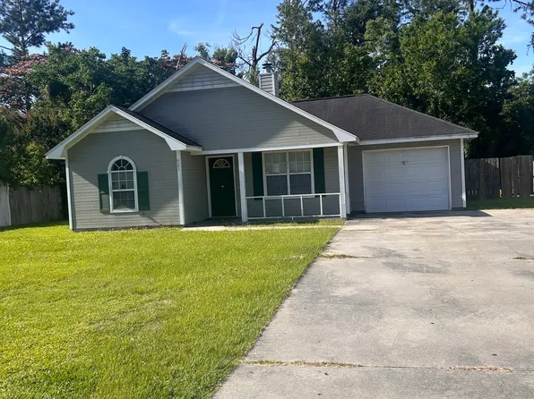921 Pine Cone Cir, Valdosta, GA 31602