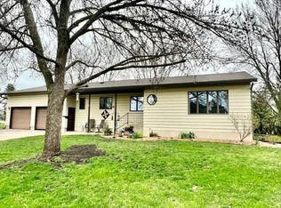 909 E Flynn St, Redwood Falls, MN 56283