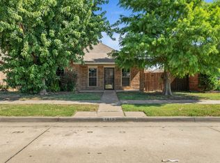 1413 SW 23rd St, Moore, OK 73170
