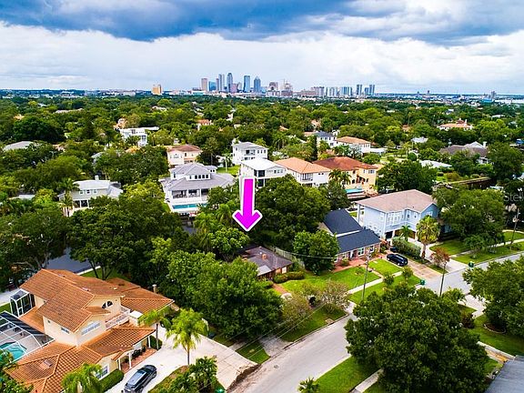 2nd image of 658 Geneva Pl