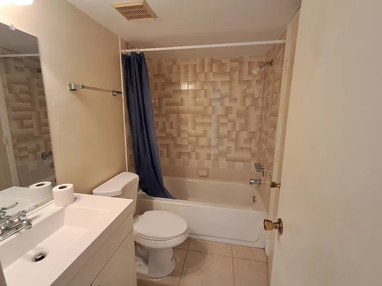 22523 Westchester Blvd #F101 — Photo 7
