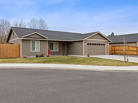 2nd image of 1068 NE Crista Ct