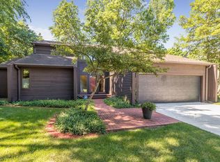 9300 Aurora Ave, Urbandale, IA 50322
