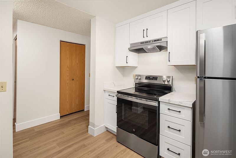 3rd image of 10501 8th Avenue NE #127