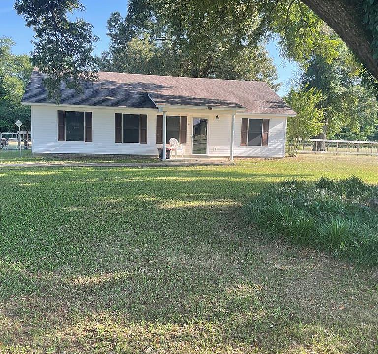 1st image of 133 Honeysuckle Dr