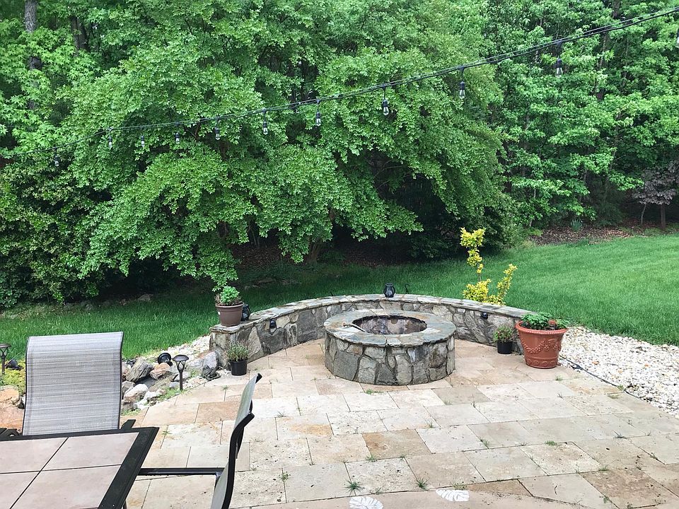2nd image of 15005 Strathmoor Dr