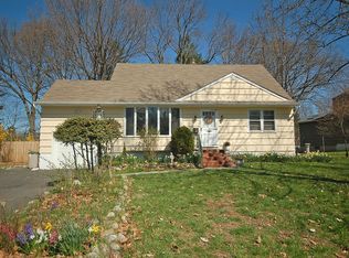 9 Beechwood Rd, West Caldwell, NJ 07006