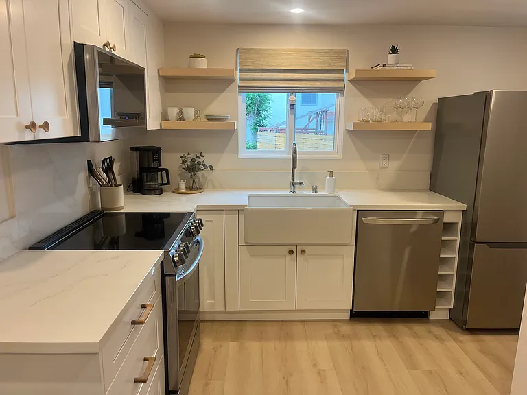 5528 Bellevue Ave — Photo 9