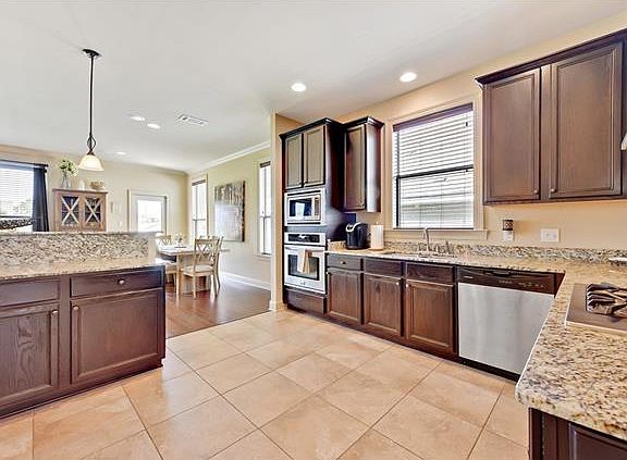 5th image of 5466 Hawthorne Pl