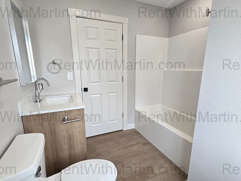 136 Janney Ave — Photo 9