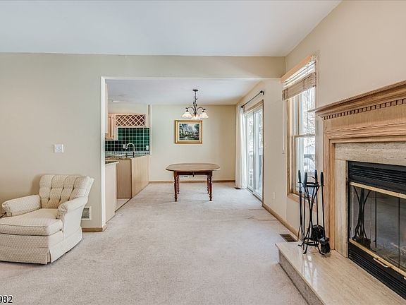 5th image of 63 Meadow Pond Rd