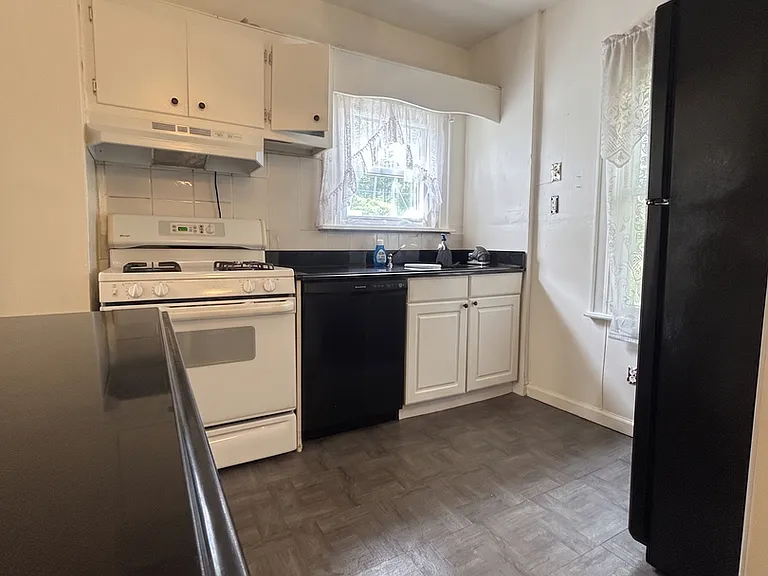 10021 Francis Lewis Blvd — Photo 6