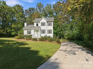 1270 Berra Pl, Hickory, NC 28602