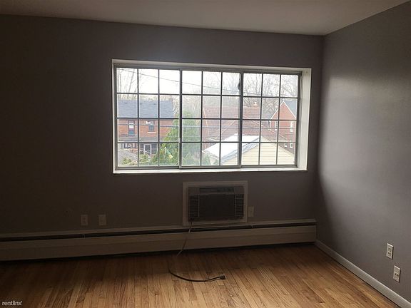 IMG_7444-4811 living room