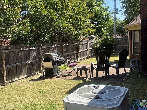 5th image of 6770 Castlegate Ln