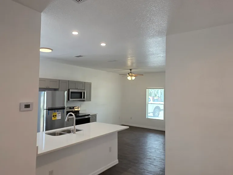 500 2nd St NW — Photo 8
