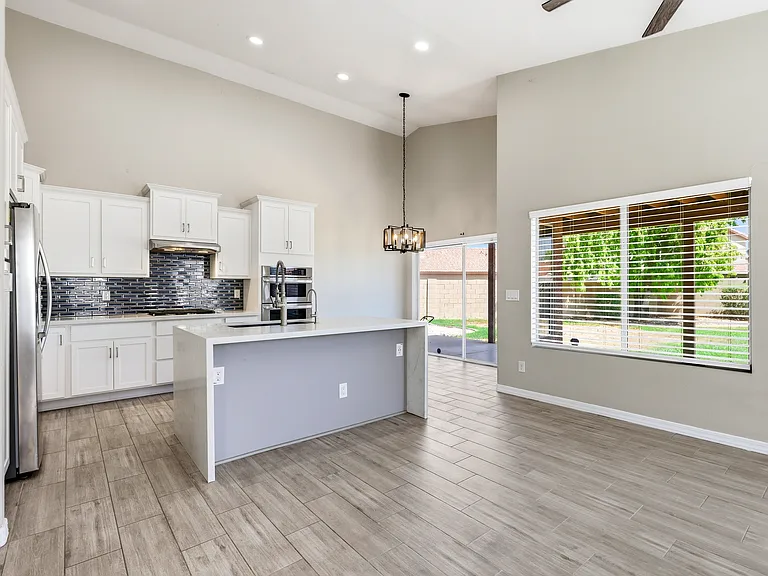 1274 E Lake Dr — Photo 18