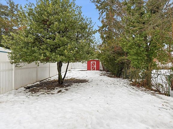 3rd image of 46 Maple St