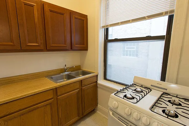 5457-5459 S. Blackstone Avenue — Photo 10