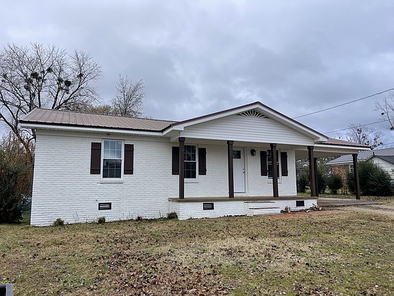 3rd image of 255 Maple St