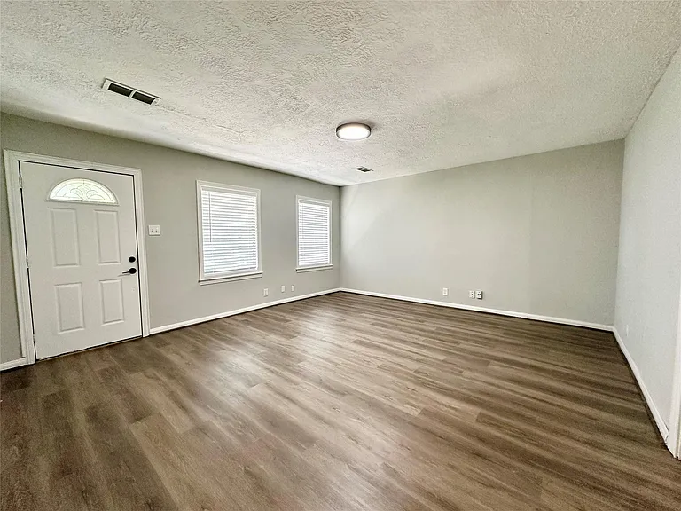 3723 Cosby St — Photo 3