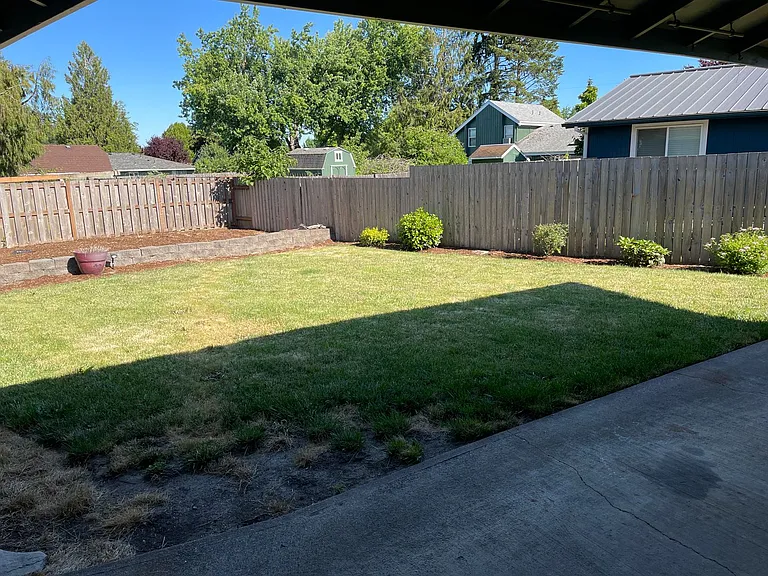 255 Heffley St S — Photo 13