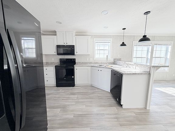 4th image of 4000 E 134th Street Vlg #1009