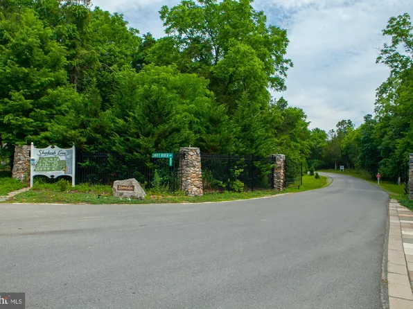 17 Swift River Way, Shepherdstown, WV 25443