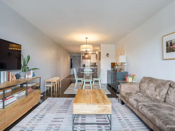 515 East Seventh Street image 3 of 16