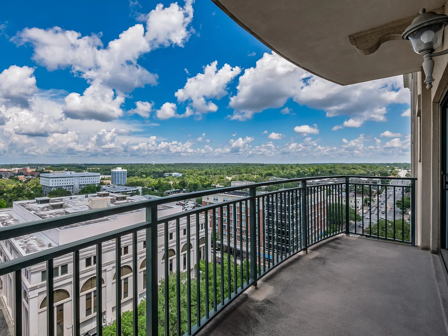 1 bed, 1.5 bath, 1009 sqft, $2,800 — Photo 1