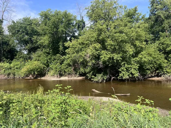 1202 North Rapids ROAD, Manitowoc, WI 54220