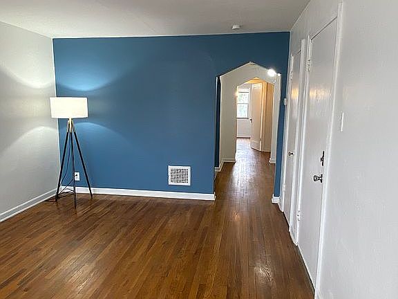 2nd image of 5518 Chippewa St APT 2E