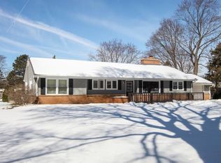 1645 Oak Grove Rd, Brookfield, WI 53005