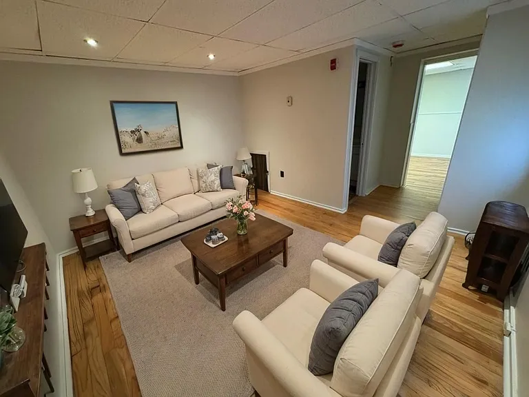 2980 Richmond St #2R — Photo 6