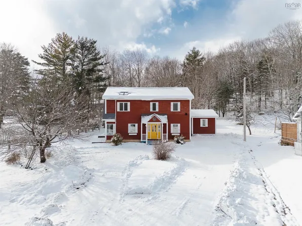 21 Long Hill Rd, Mahone Bay, NS B0J 2E0