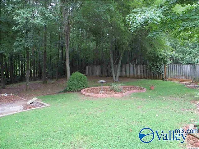 111 Capote Dr — Photo 18