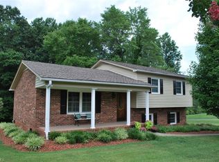 1025 Lanes Rd, Pinnacle, NC 27043