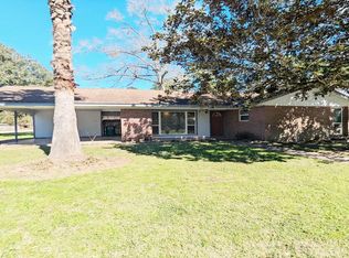 102 Pin Oak Ln, Liberty, TX 77575