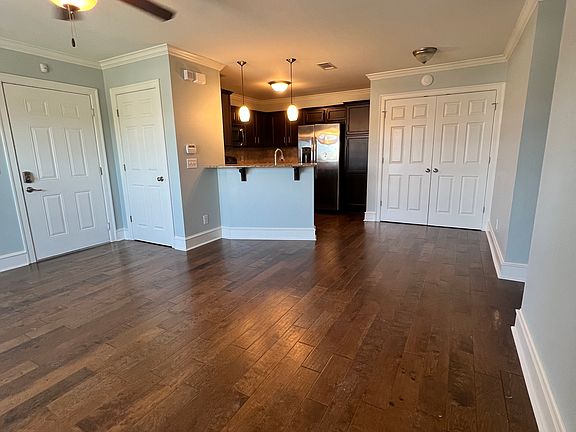3rd image of 1301 Louisiana St APT 205