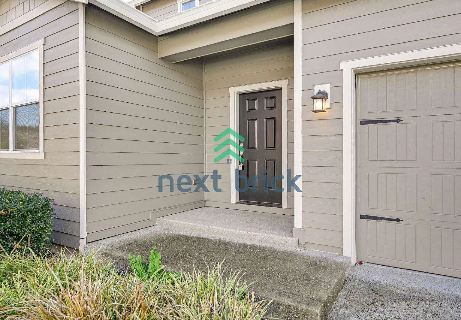 "Charming 3-Bed Sanctuary with 2.5 Baths and Spacious 2264 Sq Ft in Puyallup!" — Photo 2