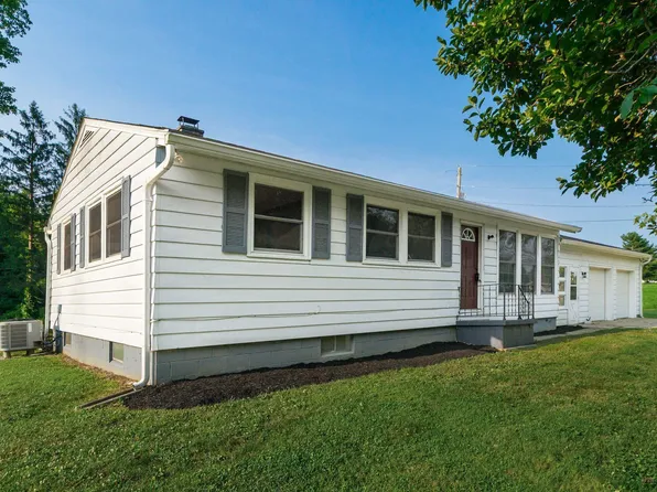 2390 Rainbow Dr, Lancaster, OH 43130