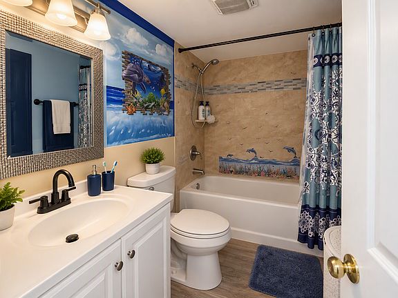 4th image of 9033 Rawlins Ave #10