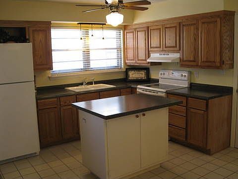 4th image of 208 Manson Dr